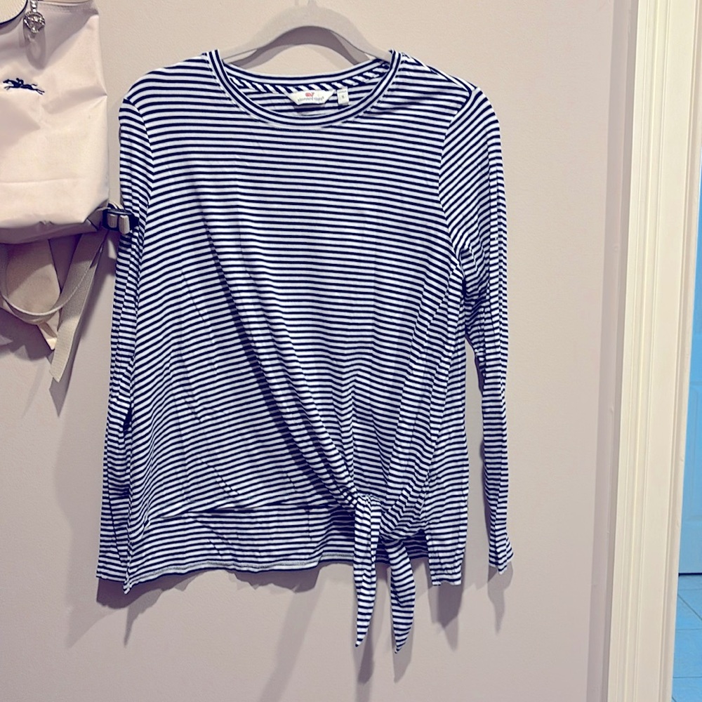 Vineyard Vines  long sleeve, side tie on front, little longer on the back.